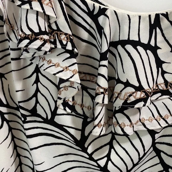 Like new Summer resort tropical palm ruffle one shoulder dress - Picture 4 of 10